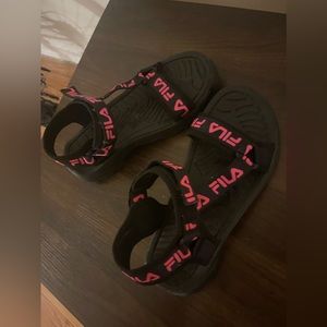 Filas sandals
